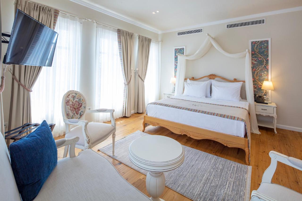 Rasim Palas Cesme Bagian luar foto