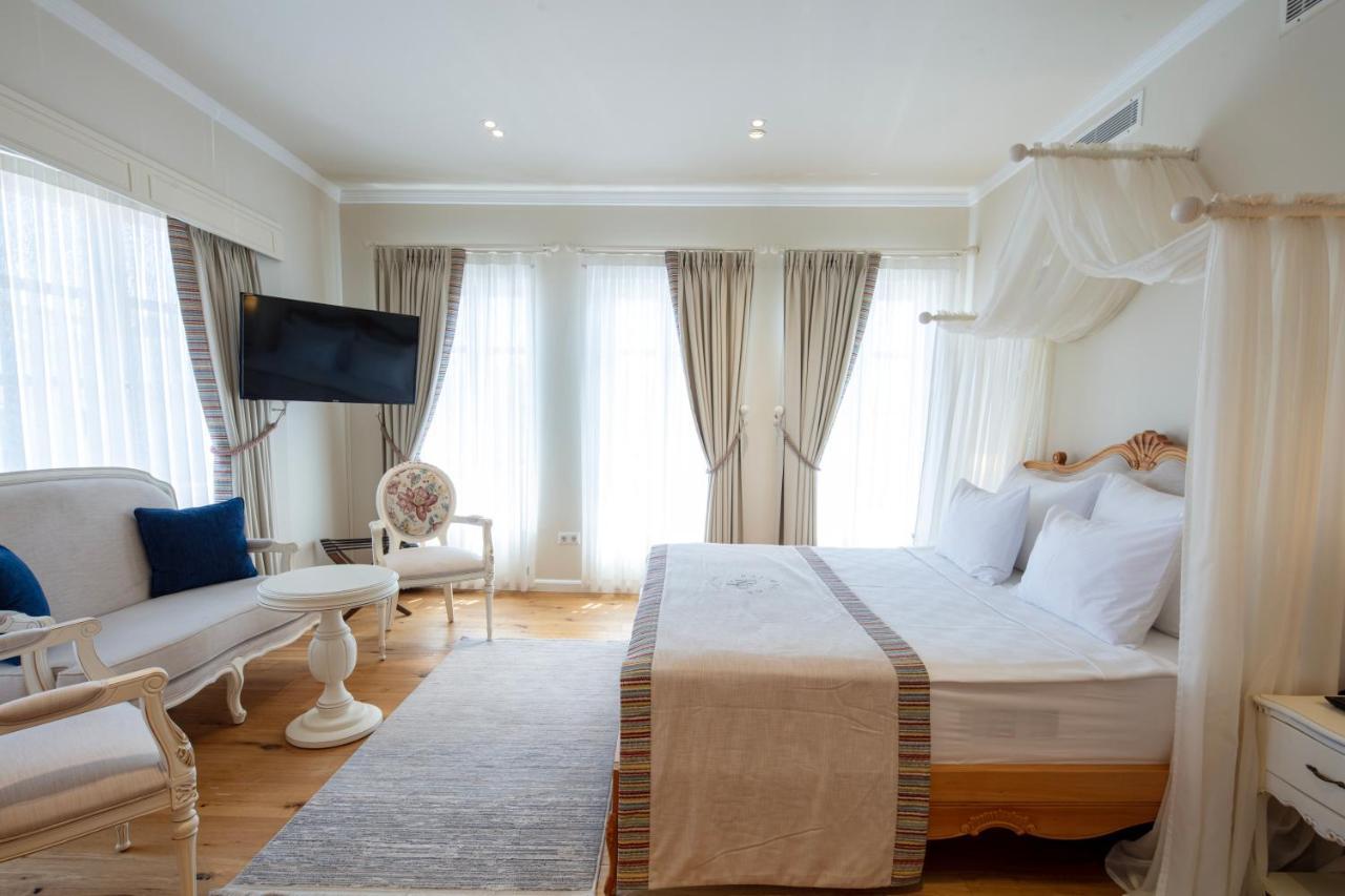 Rasim Palas Cesme Bagian luar foto