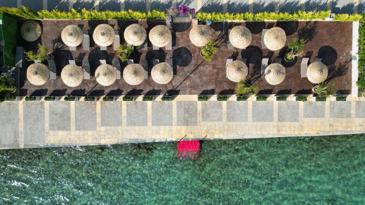 Rasim Palas Cesme Bagian luar foto